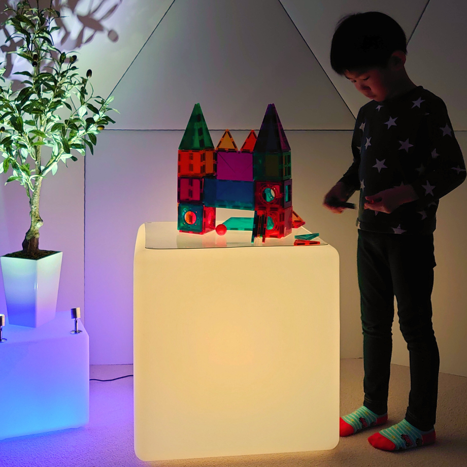 オリジナルキューブ型スヌーズレン照明「サンボックス」/SUNBOX